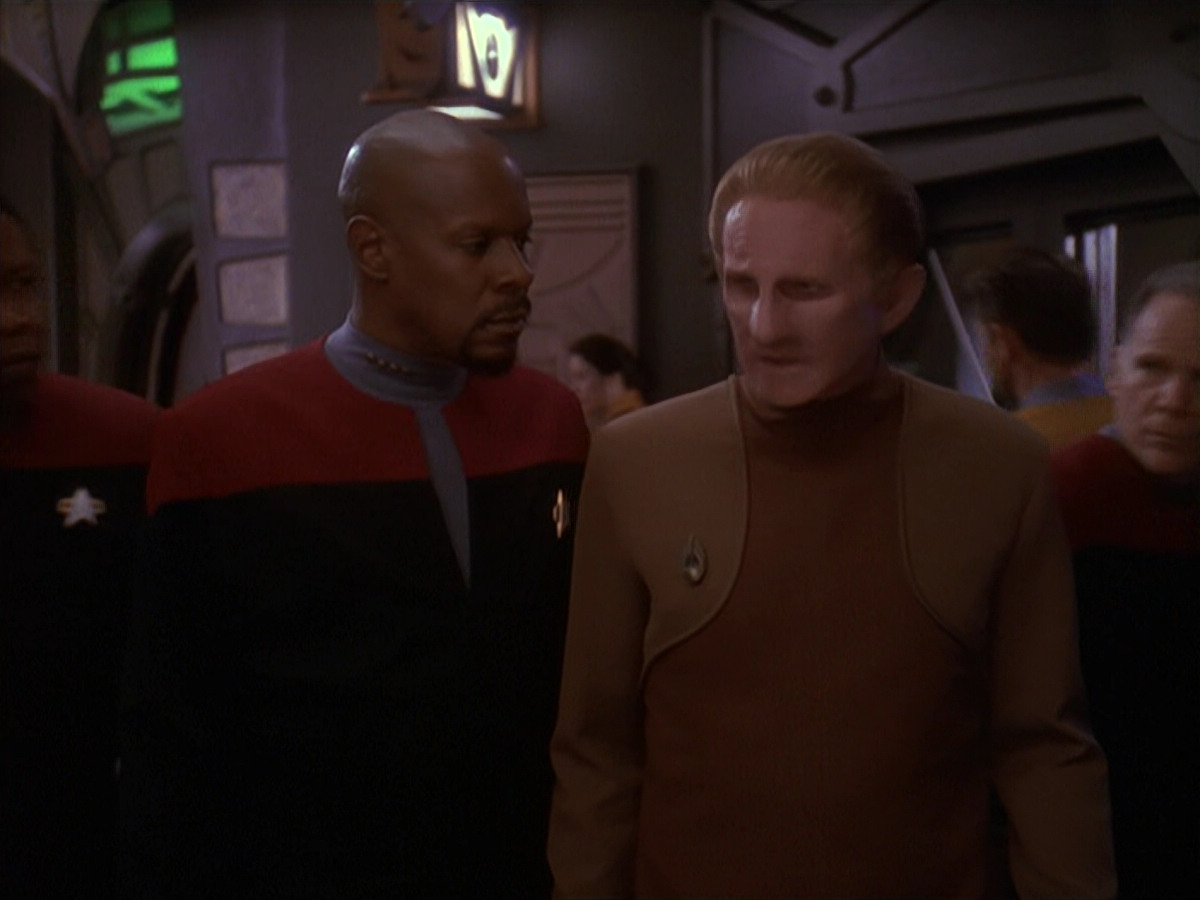 extant_StarTrek_DS9_4x26-BrokenLink_03516.jpg