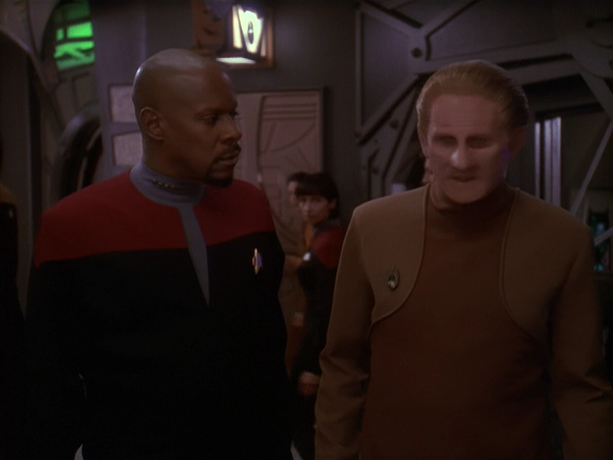 extant_StarTrek_DS9_4x26-BrokenLink_03517.jpg