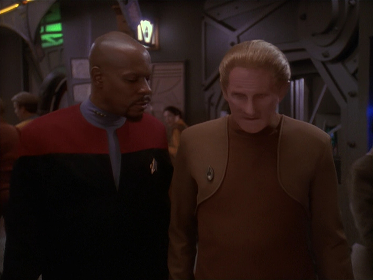 extant_StarTrek_DS9_4x26-BrokenLink_03525.jpg