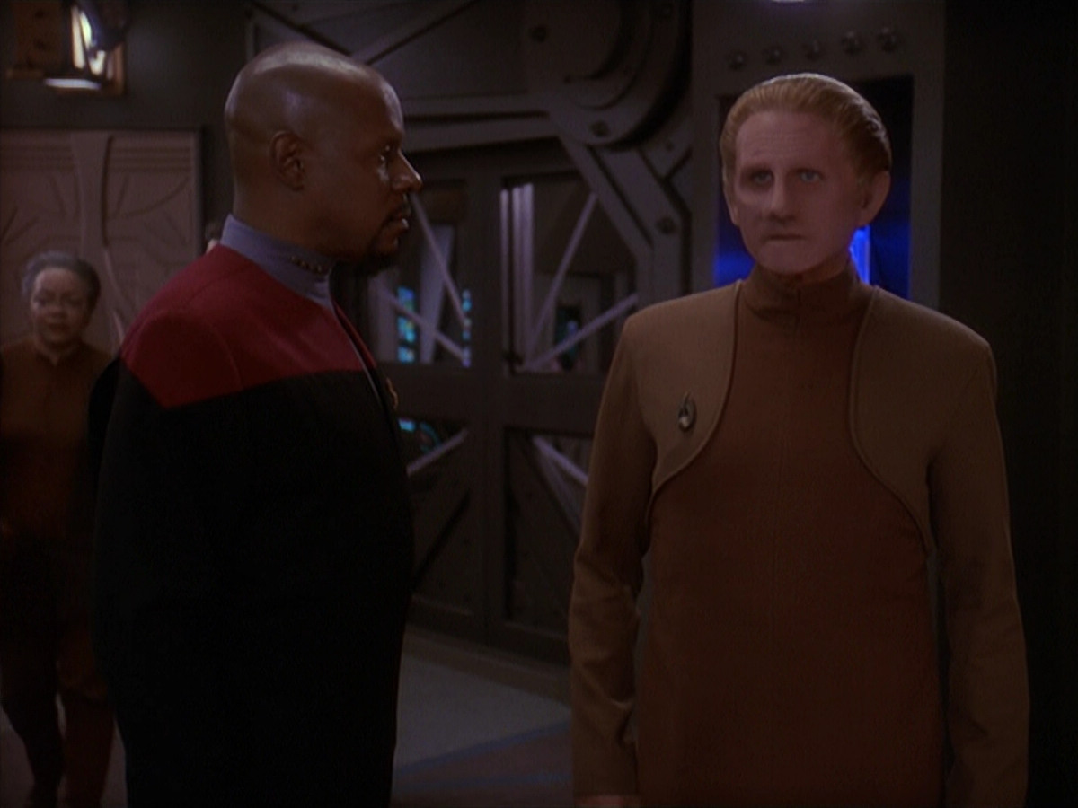 extant_StarTrek_DS9_4x26-BrokenLink_03627.jpg