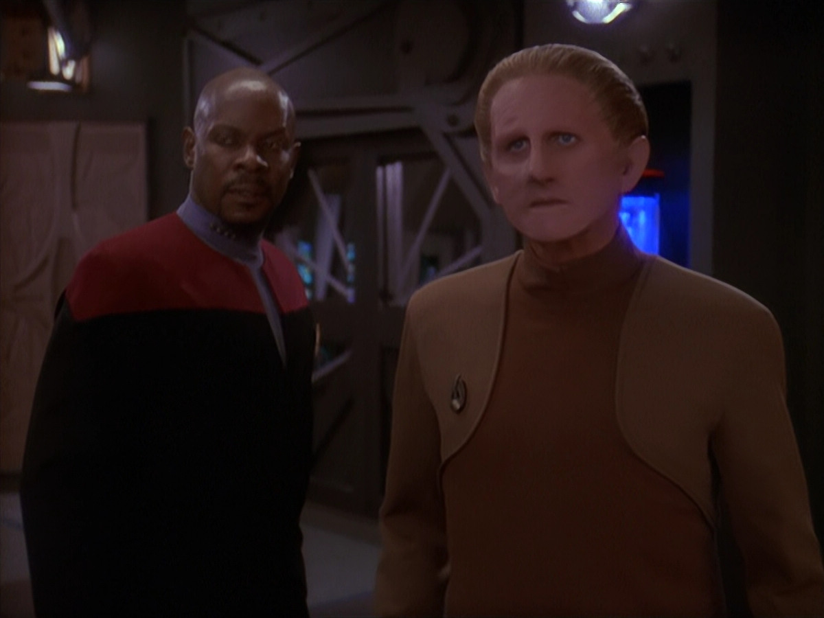 extant_StarTrek_DS9_4x26-BrokenLink_03630.jpg