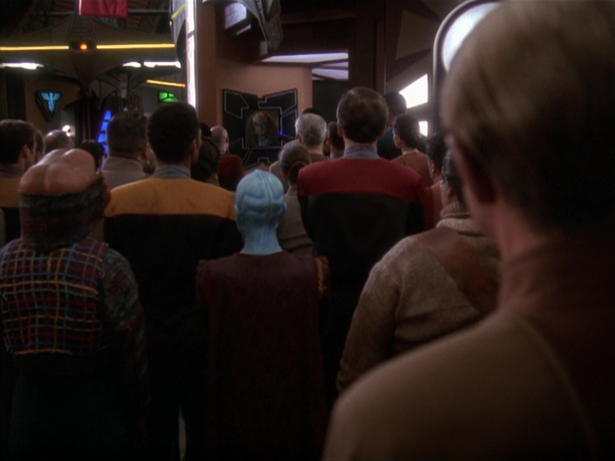 extant_StarTrek_DS9_4x26-BrokenLink_03636.jpg