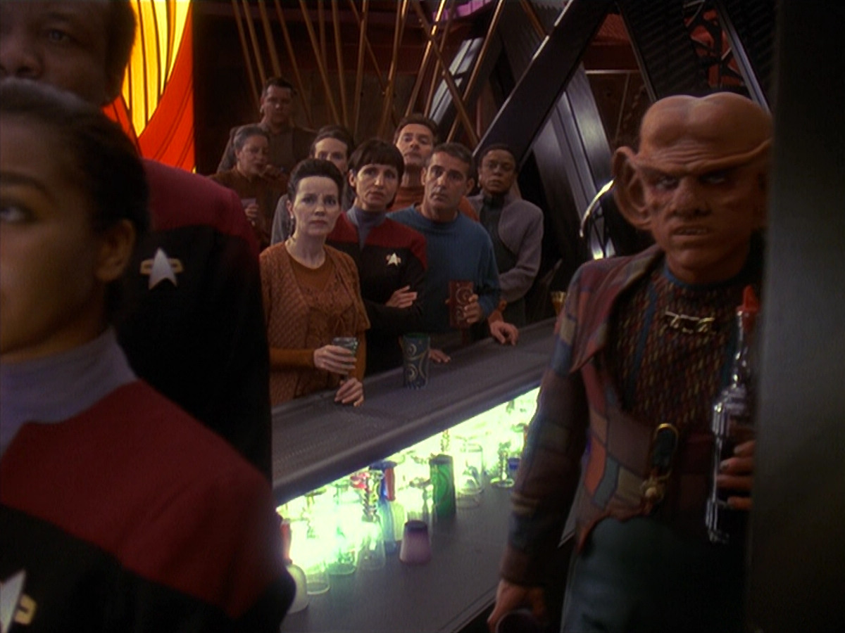 extant_StarTrek_DS9_4x26-BrokenLink_03648.jpg