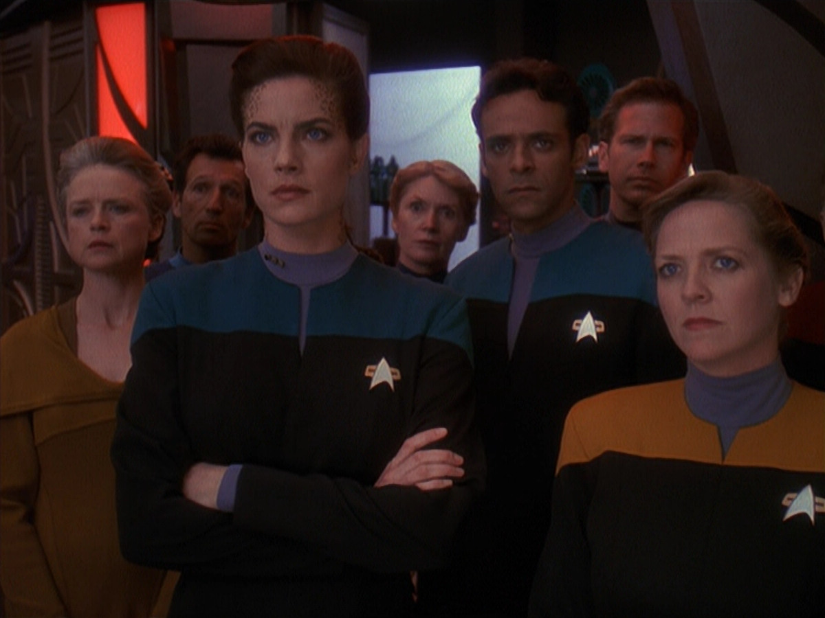 extant_StarTrek_DS9_4x26-BrokenLink_03653.jpg