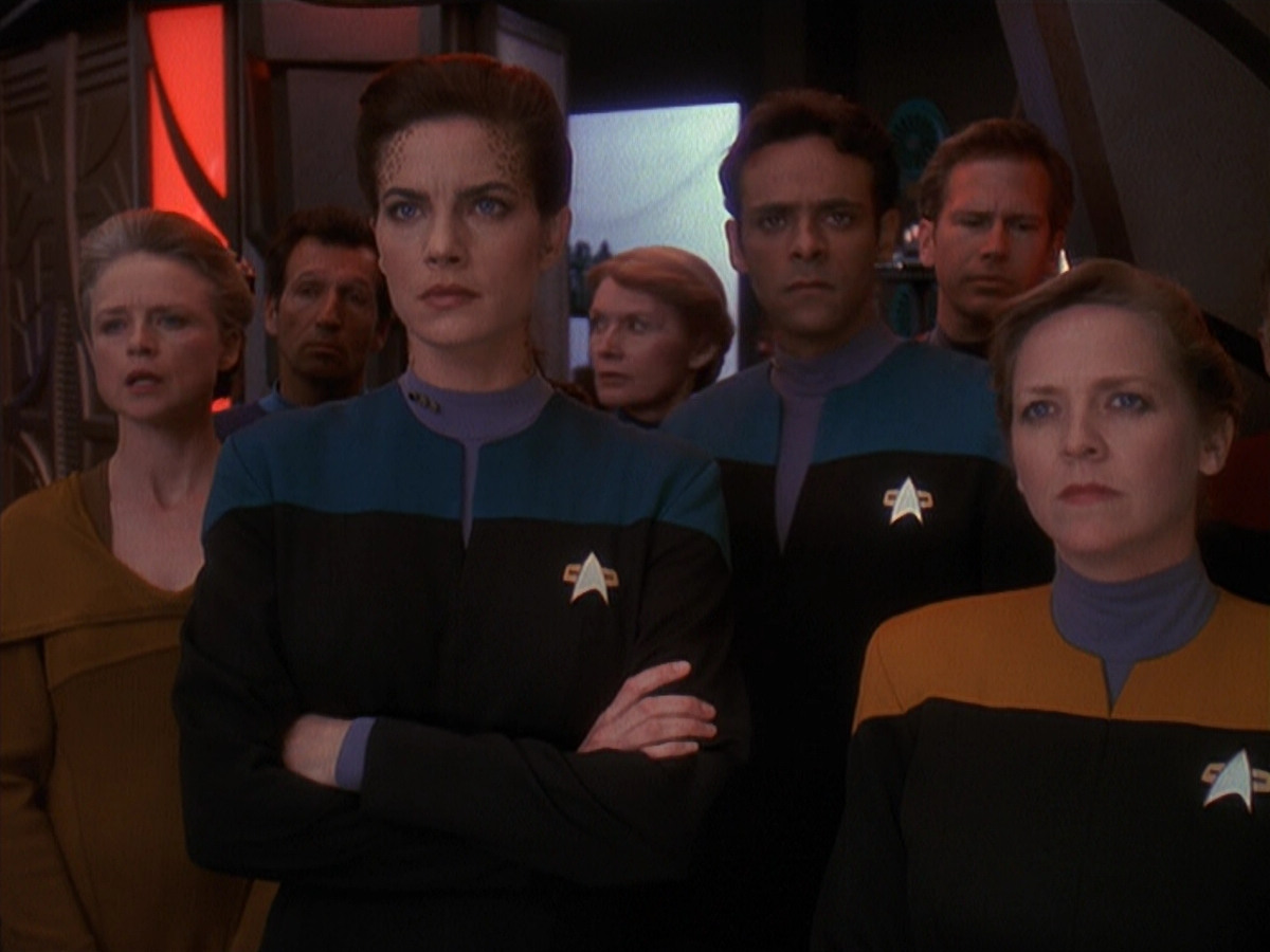 extant_StarTrek_DS9_4x26-BrokenLink_03656.jpg