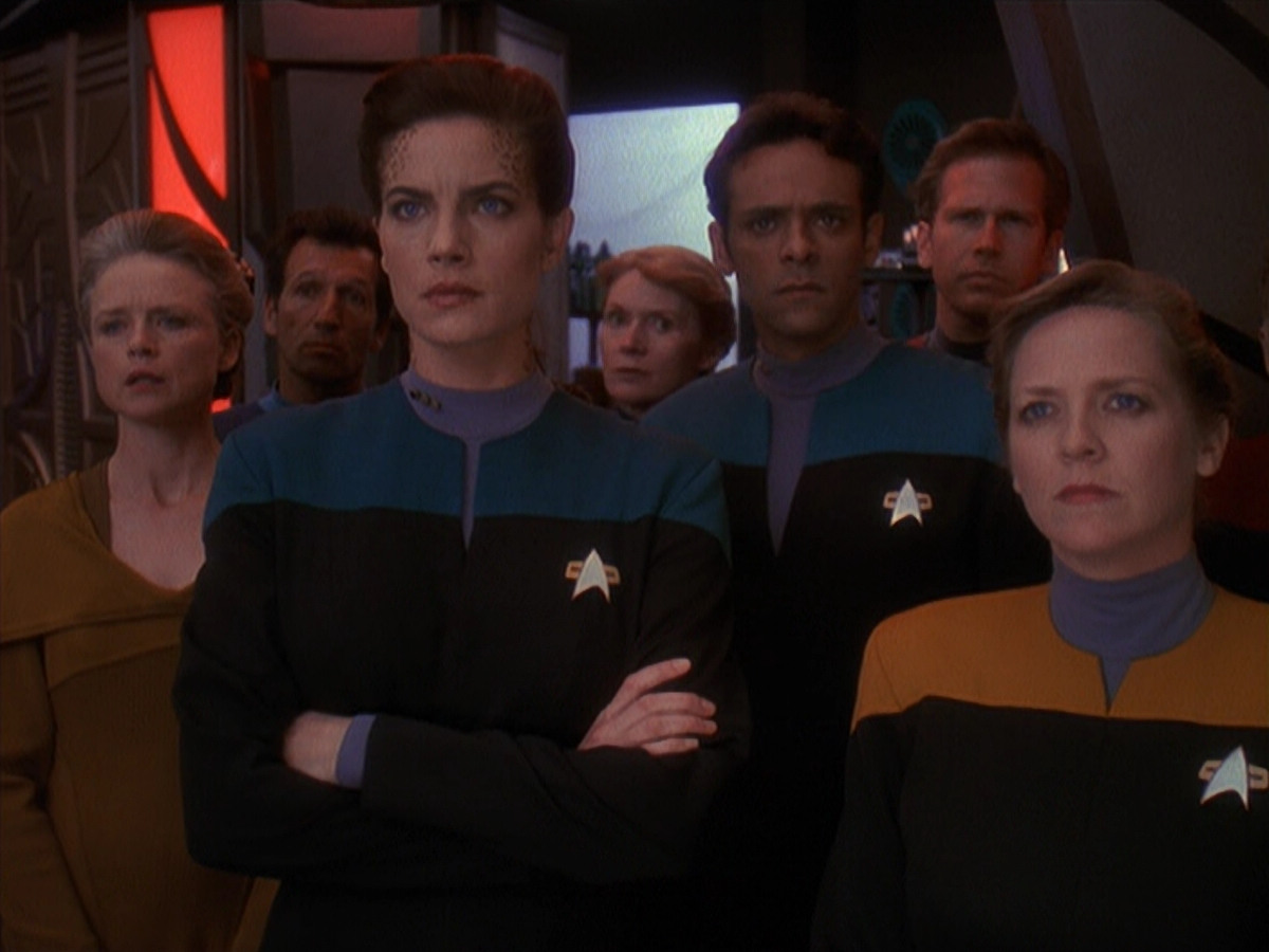 extant_StarTrek_DS9_4x26-BrokenLink_03657.jpg