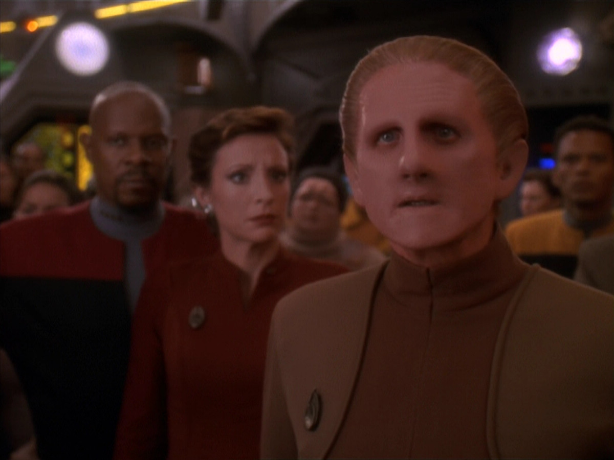 extant_StarTrek_DS9_4x26-BrokenLink_03691.jpg
