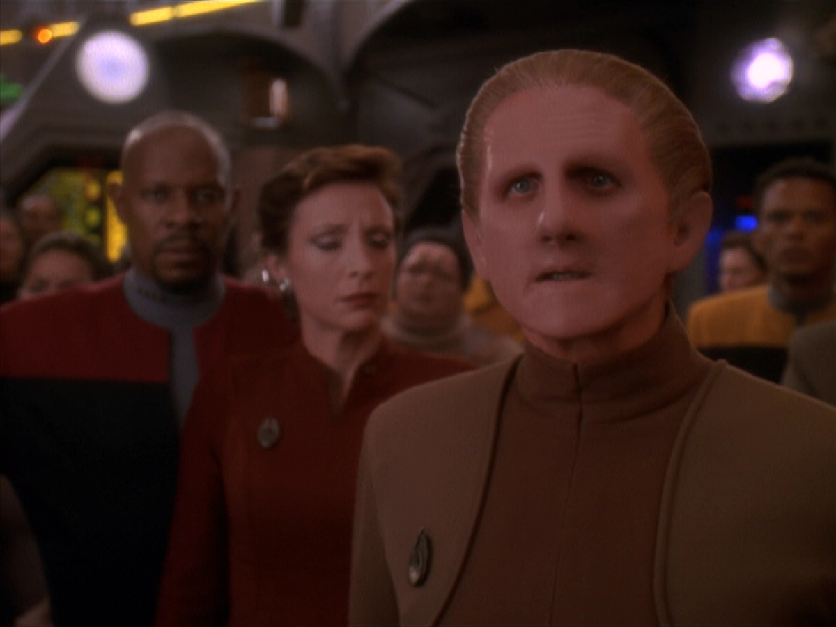 extant_StarTrek_DS9_4x26-BrokenLink_03692.jpg