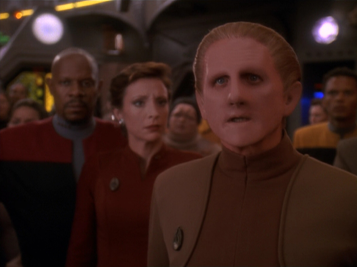 extant_StarTrek_DS9_4x26-BrokenLink_03693.jpg