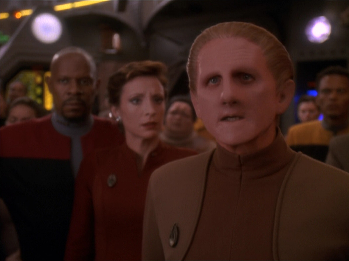 extant_StarTrek_DS9_4x26-BrokenLink_03694.jpg