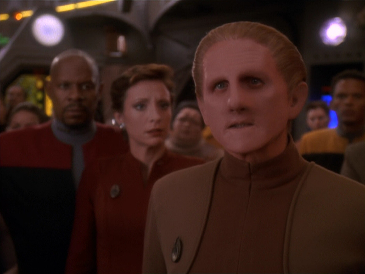 extant_StarTrek_DS9_4x26-BrokenLink_03696.jpg