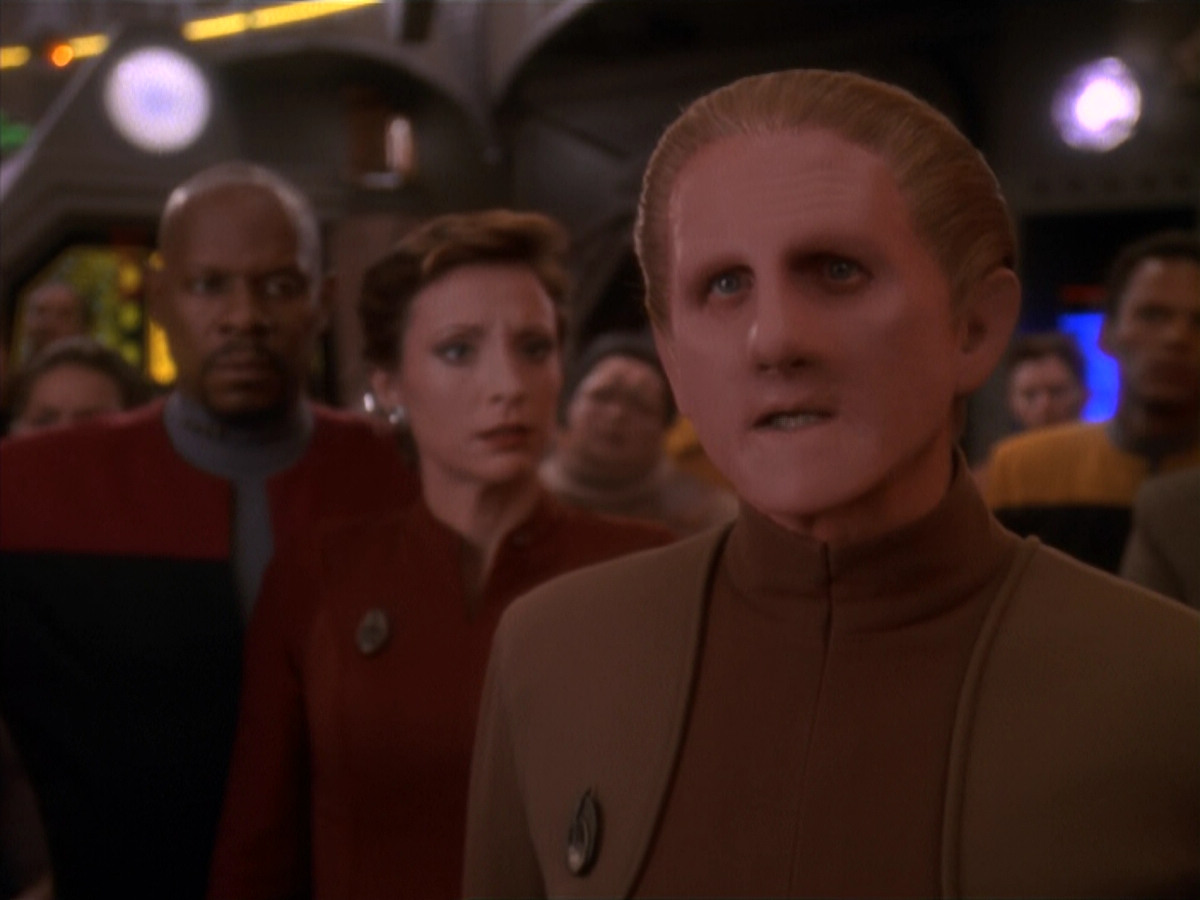 extant_StarTrek_DS9_4x26-BrokenLink_03697.jpg
