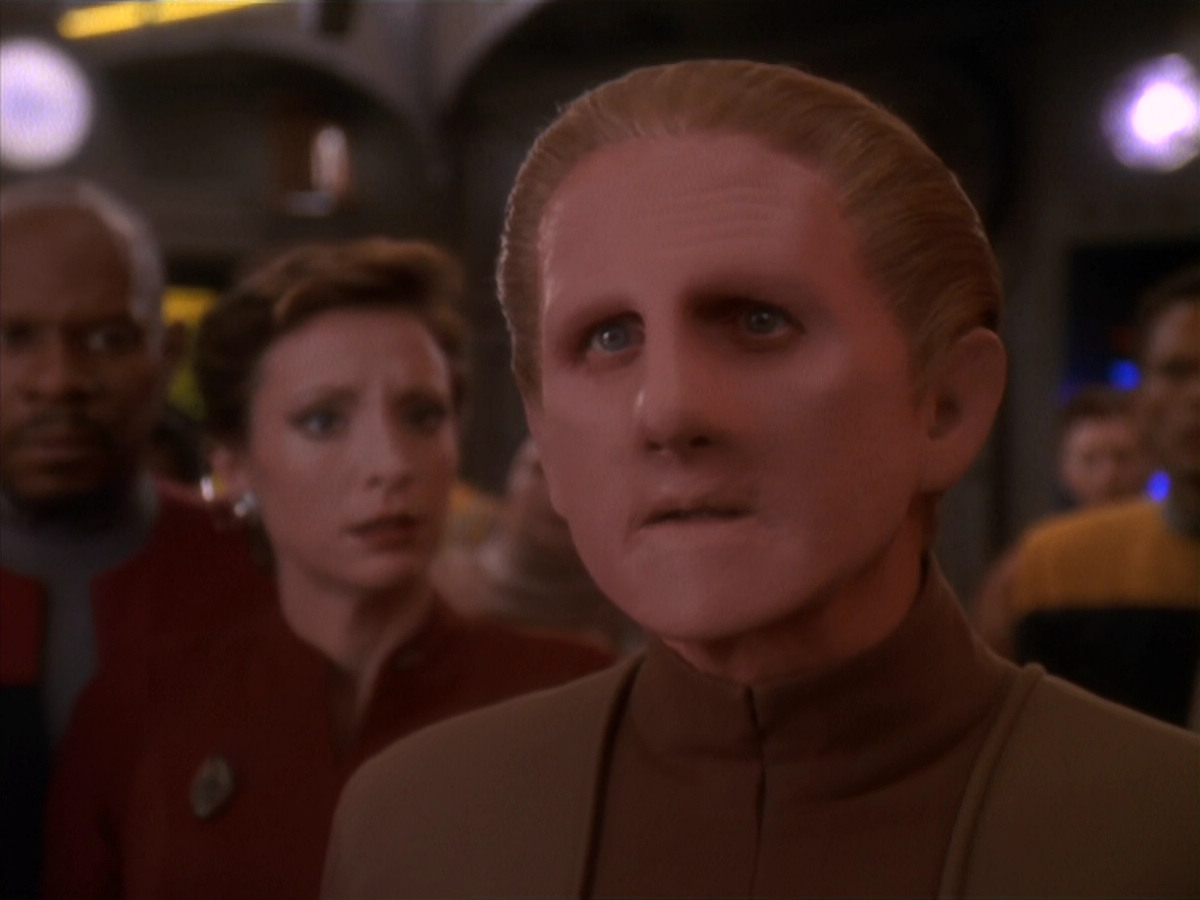 extant_StarTrek_DS9_4x26-BrokenLink_03707.jpg