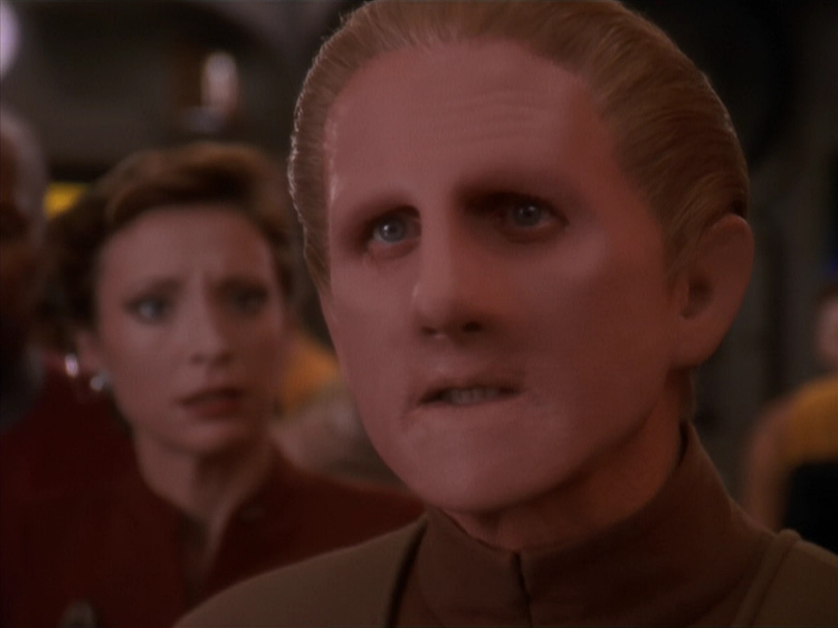 extant_StarTrek_DS9_4x26-BrokenLink_03714.jpg