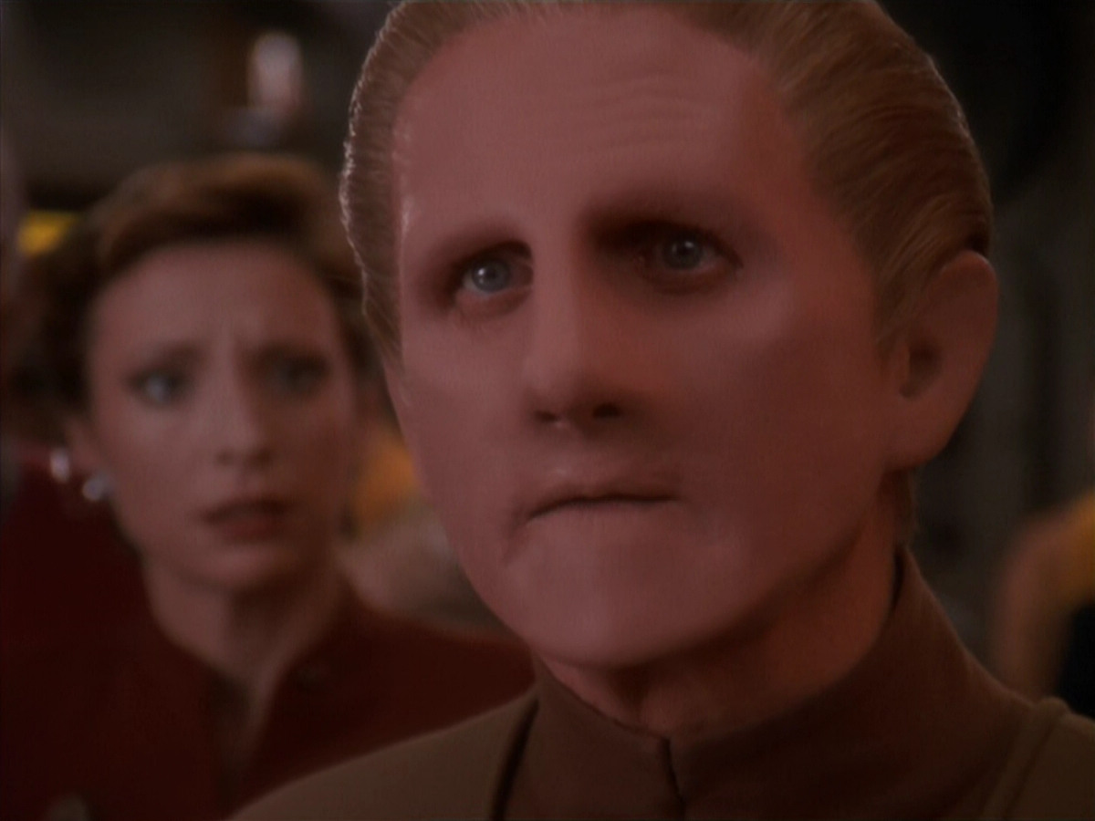 extant_StarTrek_DS9_4x26-BrokenLink_03716.jpg