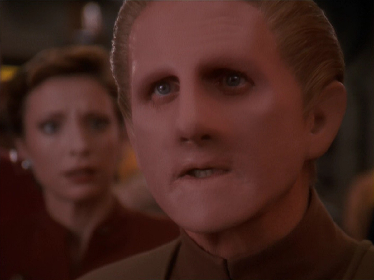 extant_StarTrek_DS9_4x26-BrokenLink_03717.jpg