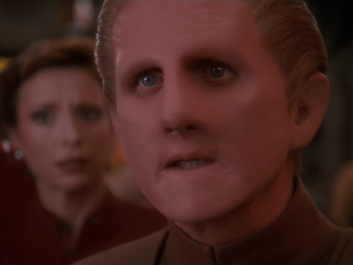 extant_StarTrek_DS9_4x26-BrokenLink_03718.jpg