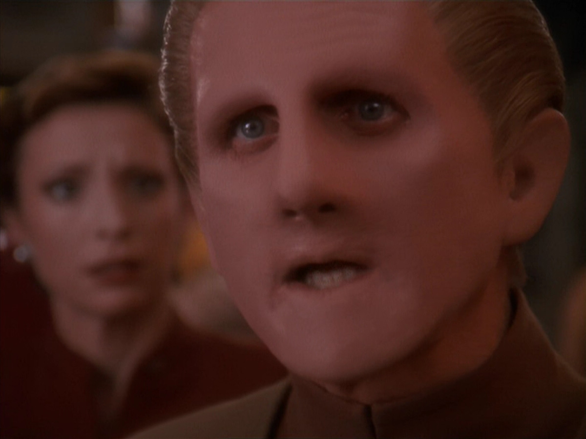 extant_StarTrek_DS9_4x26-BrokenLink_03719.jpg
