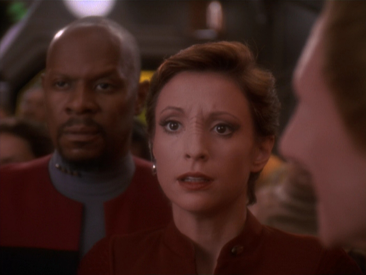 extant_StarTrek_DS9_4x26-BrokenLink_03736.jpg