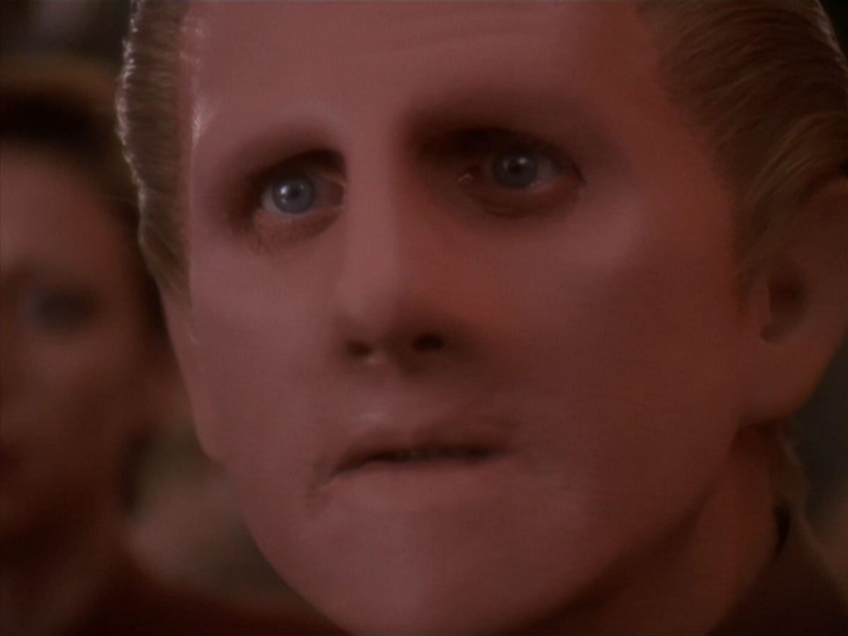 extant_StarTrek_DS9_4x26-BrokenLink_03741.jpg