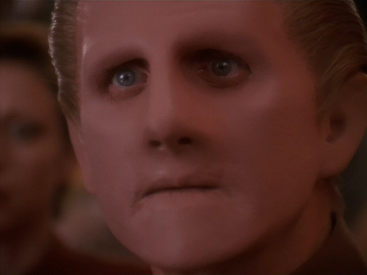 extant_StarTrek_DS9_4x26-BrokenLink_03742.jpg