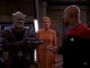 extant_StarTrek_DS9_4x26-BrokenLink_01810.jpg