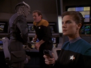 extant_StarTrek_DS9_4x26-BrokenLink_01813.jpg