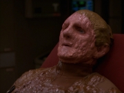 extant_StarTrek_DS9_4x26-BrokenLink_02071.jpg