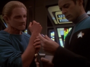 extant_StarTrek_DS9_4x26-BrokenLink_03222.jpg