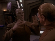 extant_StarTrek_DS9_4x26-BrokenLink_03371.jpg