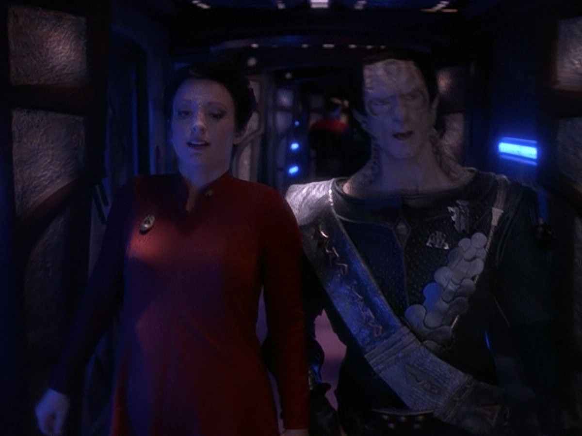 extant_StarTrek_DS9_5x01-ApocalypseRising_01042.jpg