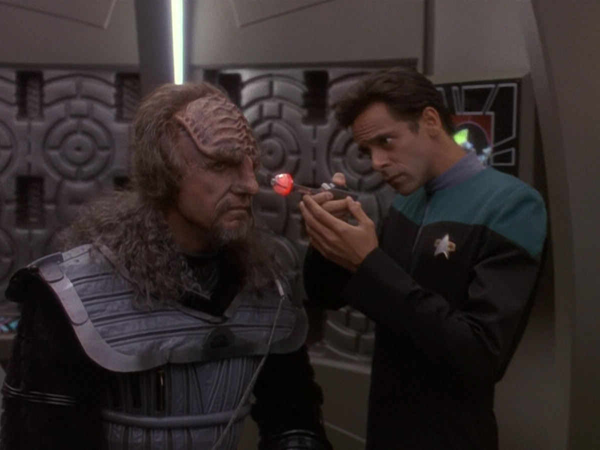 extant_StarTrek_DS9_5x01-ApocalypseRising_01119.jpg