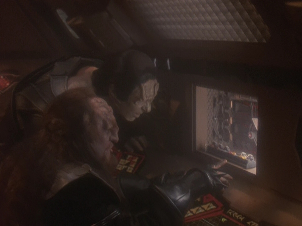 extant_StarTrek_DS9_5x01-ApocalypseRising_01721.jpg