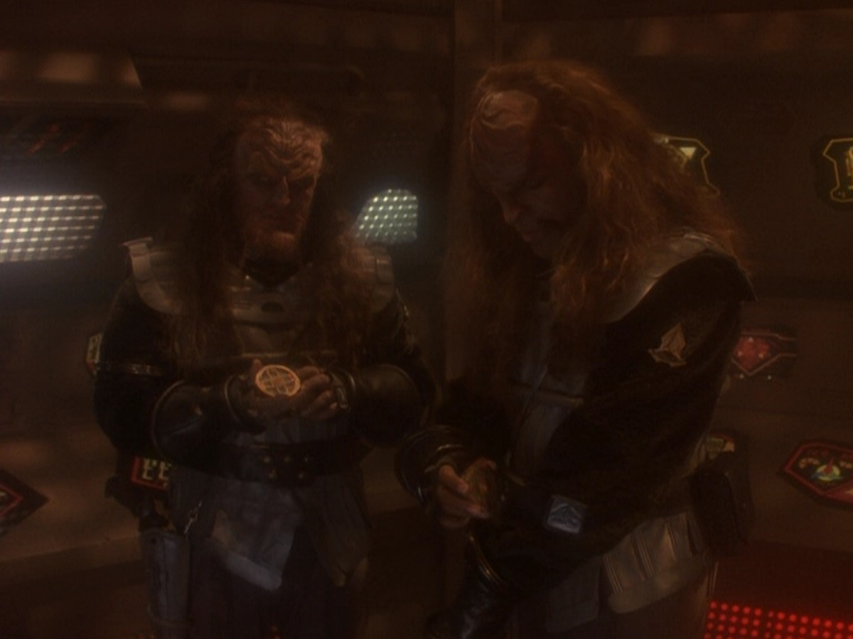 extant_StarTrek_DS9_5x01-ApocalypseRising_01803.jpg