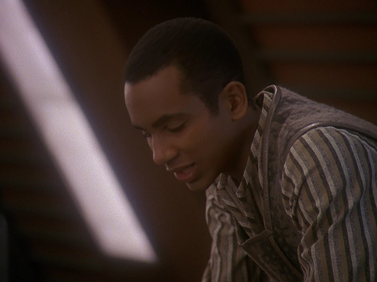 extant_StarTrek_DS9_5x01-ApocalypseRising_02056.jpg