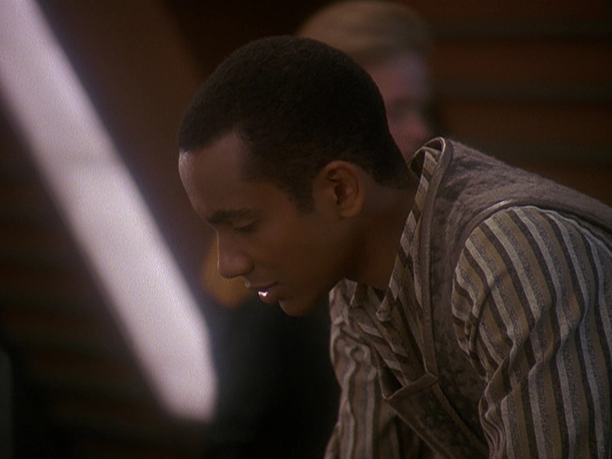 extant_StarTrek_DS9_5x01-ApocalypseRising_02059.jpg