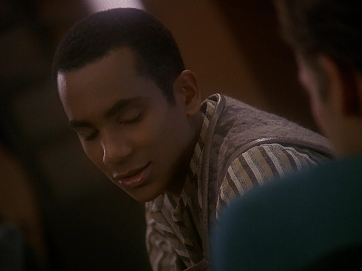 extant_StarTrek_DS9_5x01-ApocalypseRising_02096.jpg