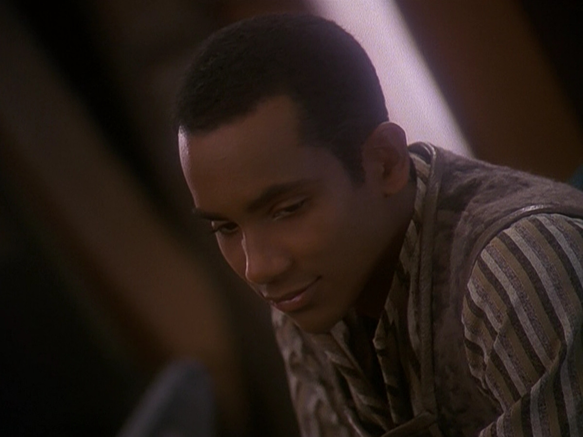 extant_StarTrek_DS9_5x01-ApocalypseRising_02126.jpg