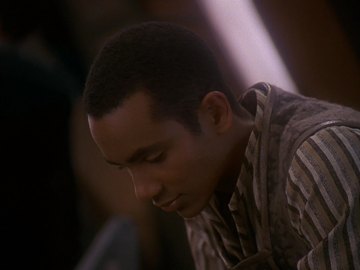extant_StarTrek_DS9_5x01-ApocalypseRising_02129.jpg