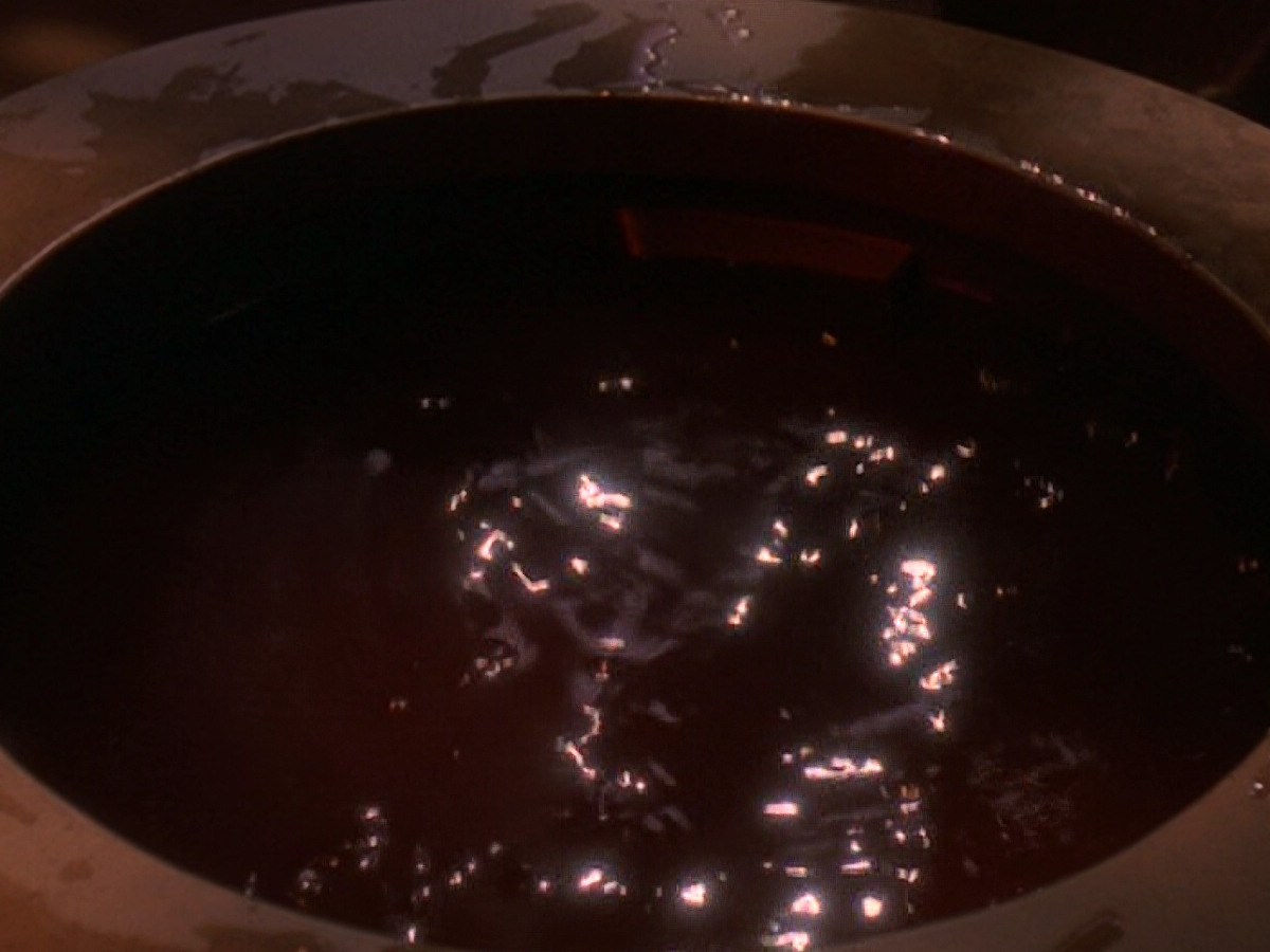 extant_StarTrek_DS9_5x01-ApocalypseRising_02277.jpg