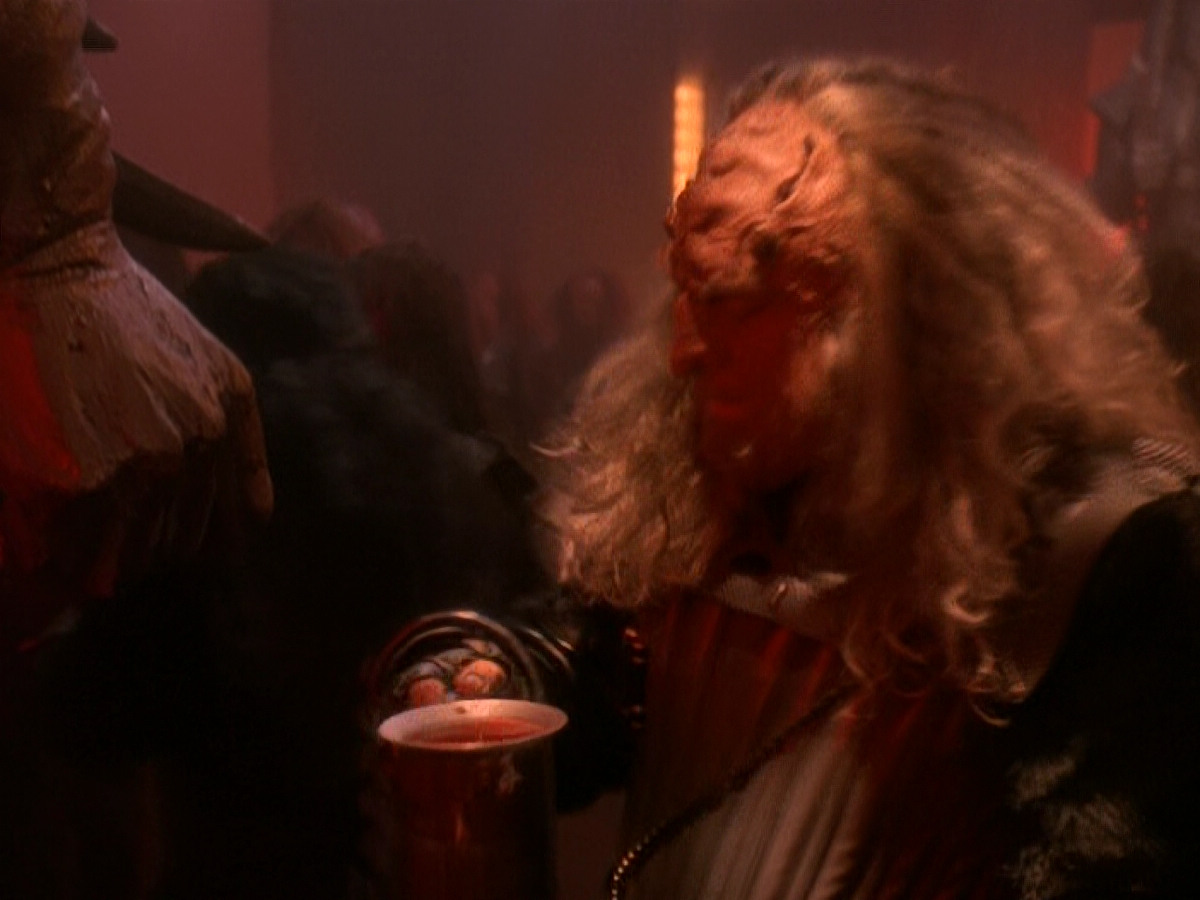 extant_StarTrek_DS9_5x01-ApocalypseRising_02288.jpg