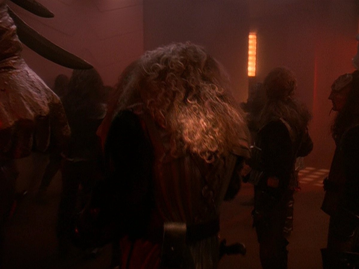 extant_StarTrek_DS9_5x01-ApocalypseRising_02290.jpg