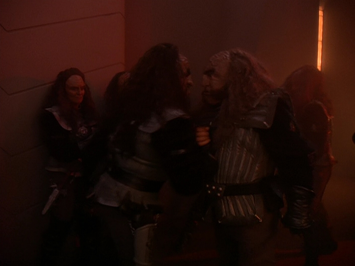 extant_StarTrek_DS9_5x01-ApocalypseRising_02301.jpg