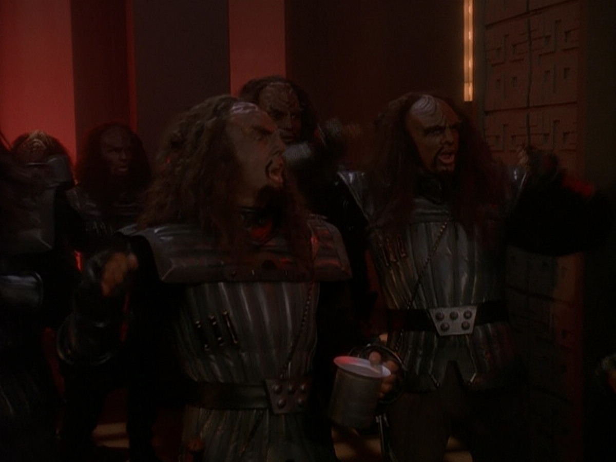 extant_StarTrek_DS9_5x01-ApocalypseRising_02368.jpg