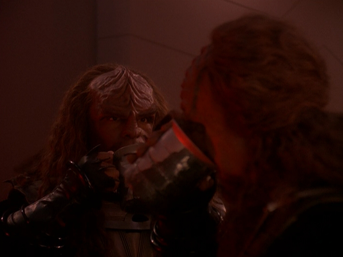 extant_StarTrek_DS9_5x01-ApocalypseRising_02371.jpg