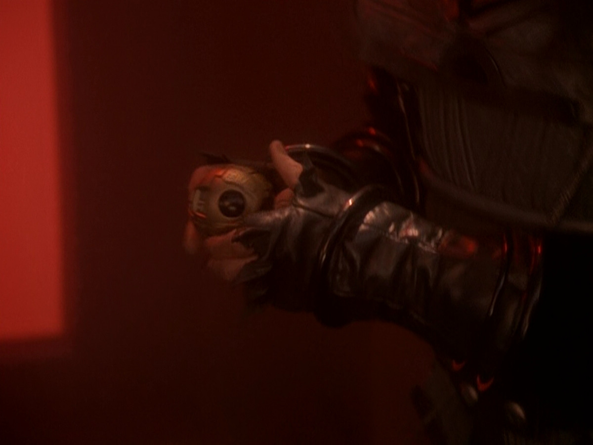 extant_StarTrek_DS9_5x01-ApocalypseRising_02891.jpg