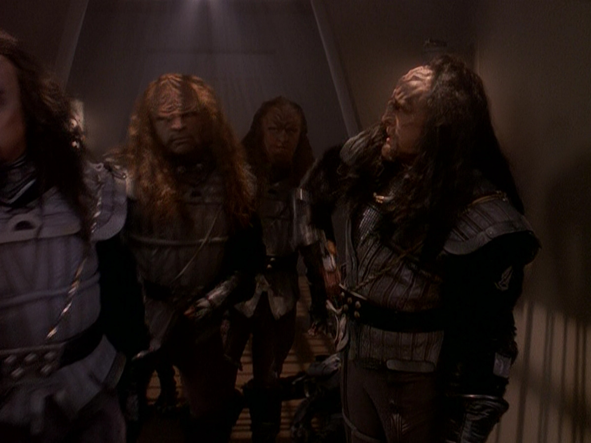 extant_StarTrek_DS9_5x01-ApocalypseRising_03328.jpg