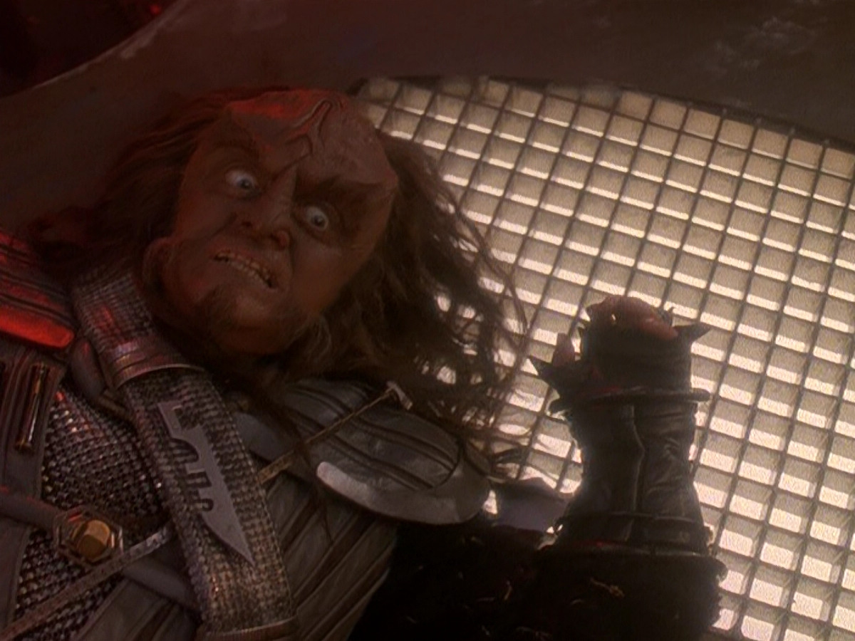 extant_StarTrek_DS9_5x01-ApocalypseRising_03475.jpg