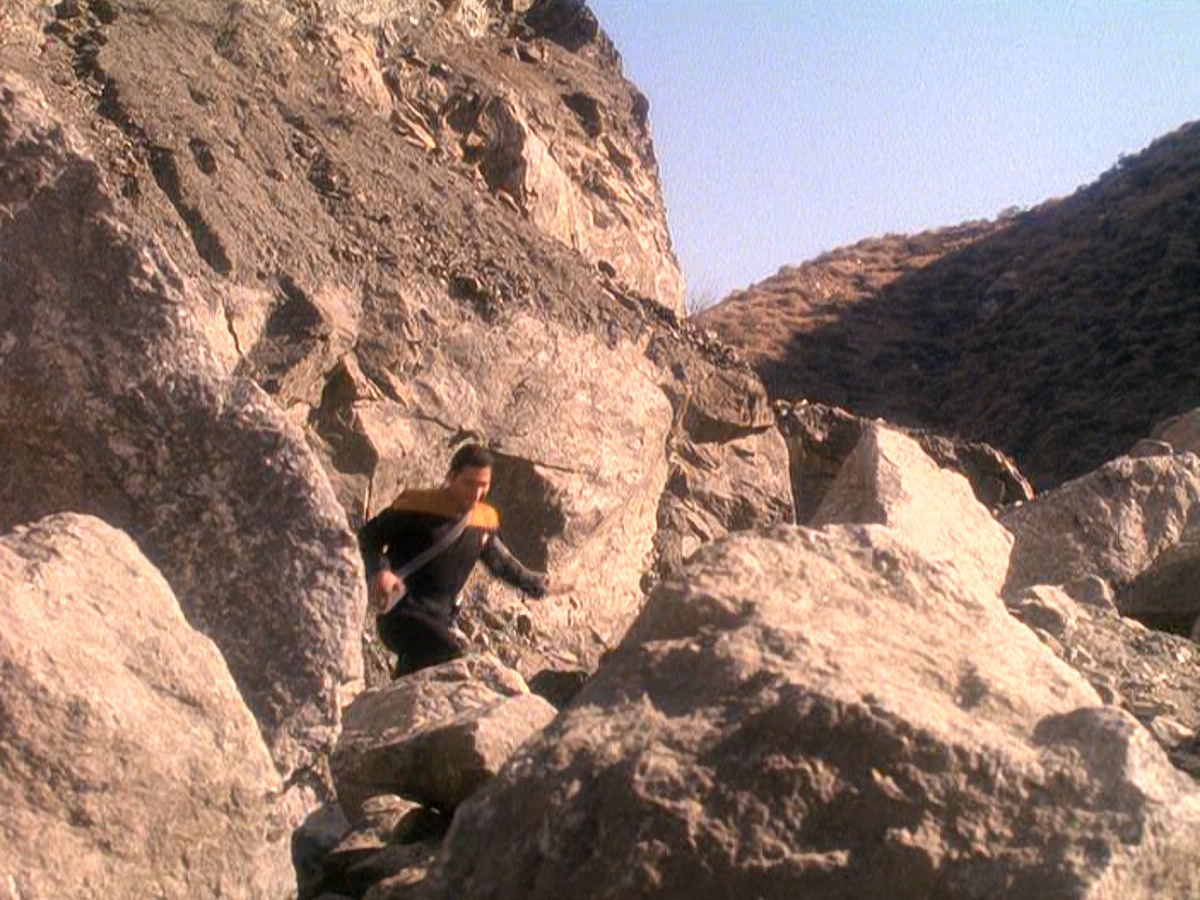 extant_StarTrek_DS9_5x02-TheShip_00022.jpg