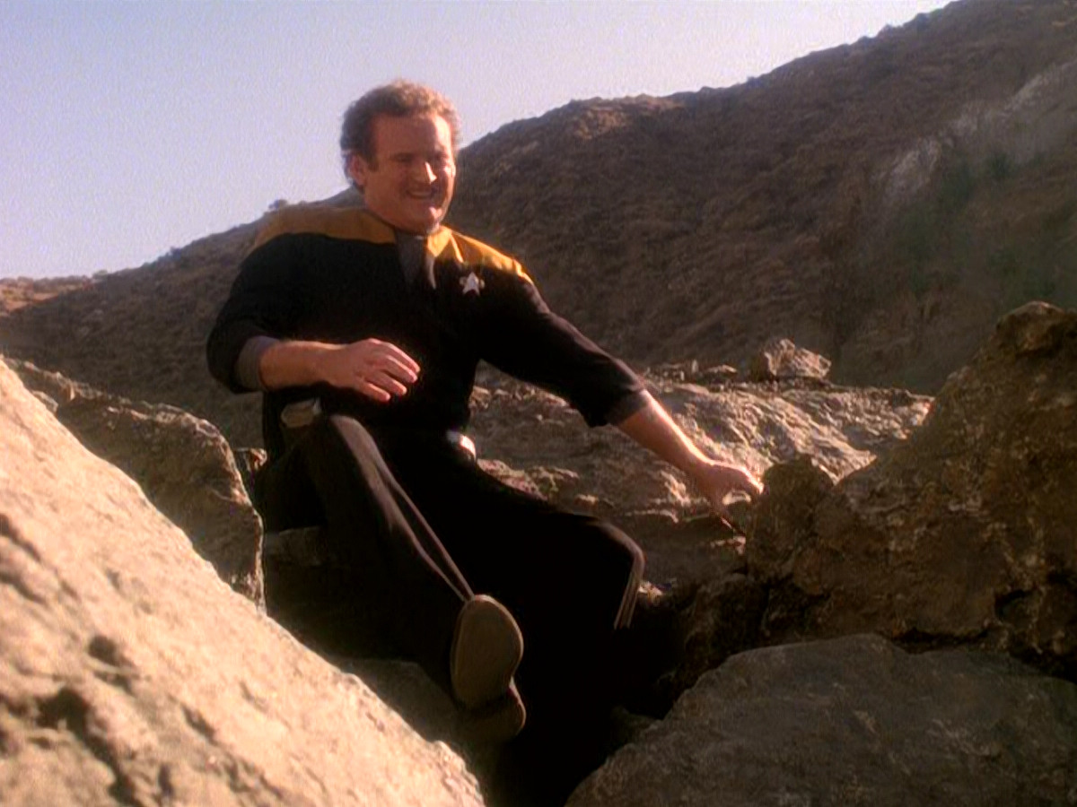 extant_StarTrek_DS9_5x02-TheShip_00034.jpg